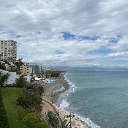 Playa La Carihuela * טורמולינוס