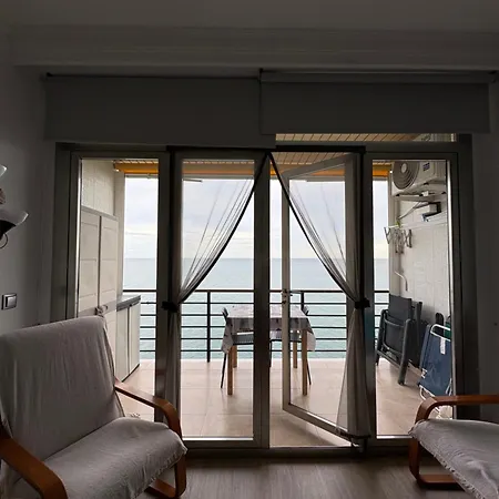 Playa La Carihuela トレモリノス